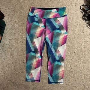 XL Knockout by Victoria Secret capri multi color leggings